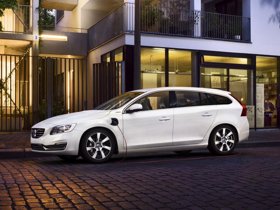  Volvo V60 D6 Plug-In Hybrid 2013 года  (фото 24 из 25)